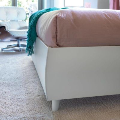dettaglio giroletto letto nicole legno