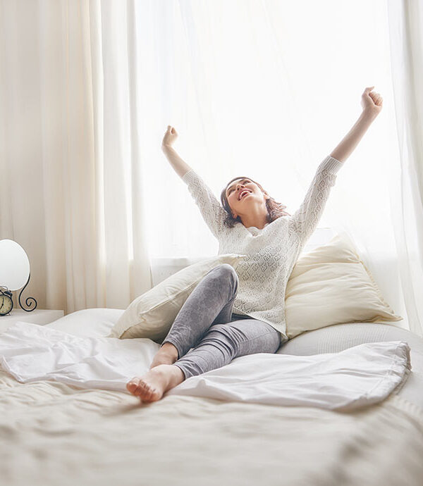 letti donna contenta rilassata matrelax letti donna contenta rilassata matrelax