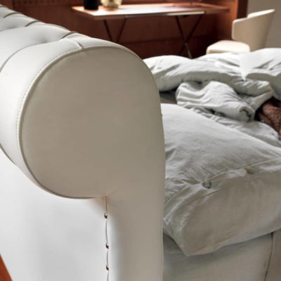 particolare testata letto matrimoniale victoria ecopelle